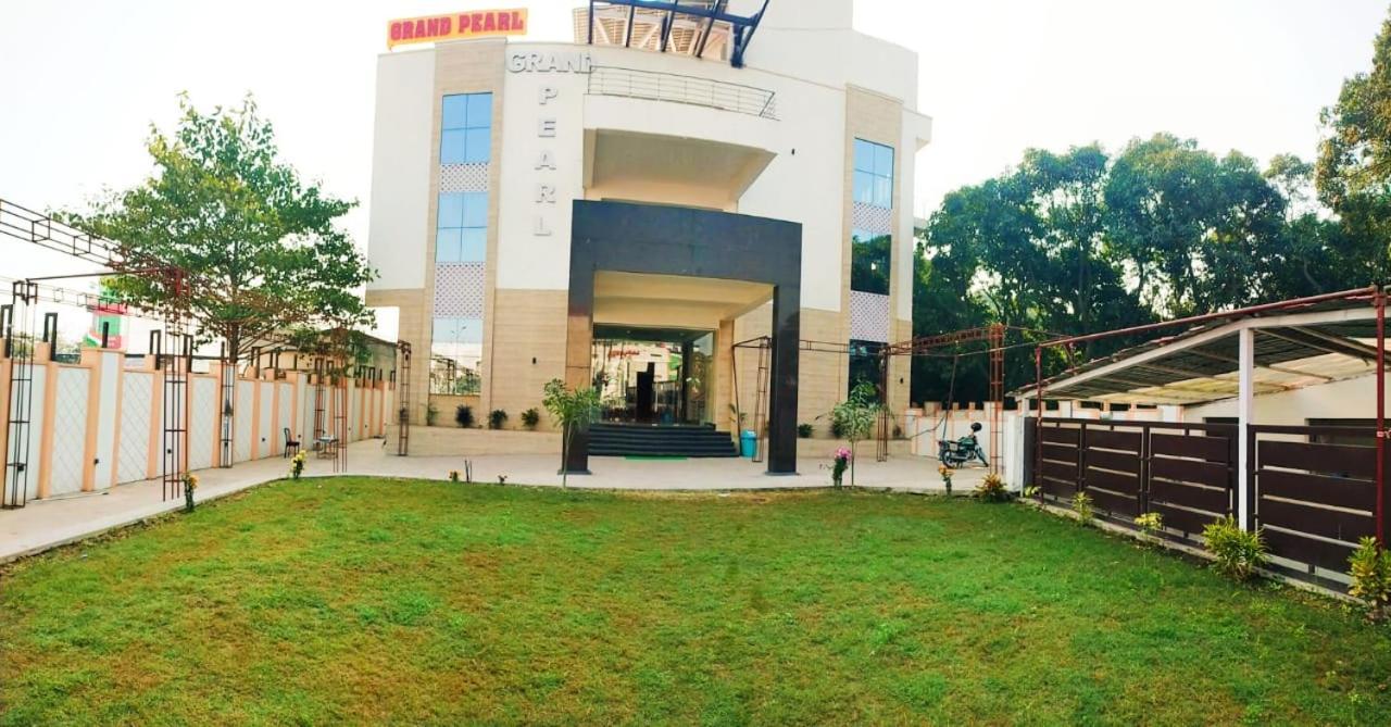 Grand Pearl Hotel & Banquet Lucknow Eksteriør billede