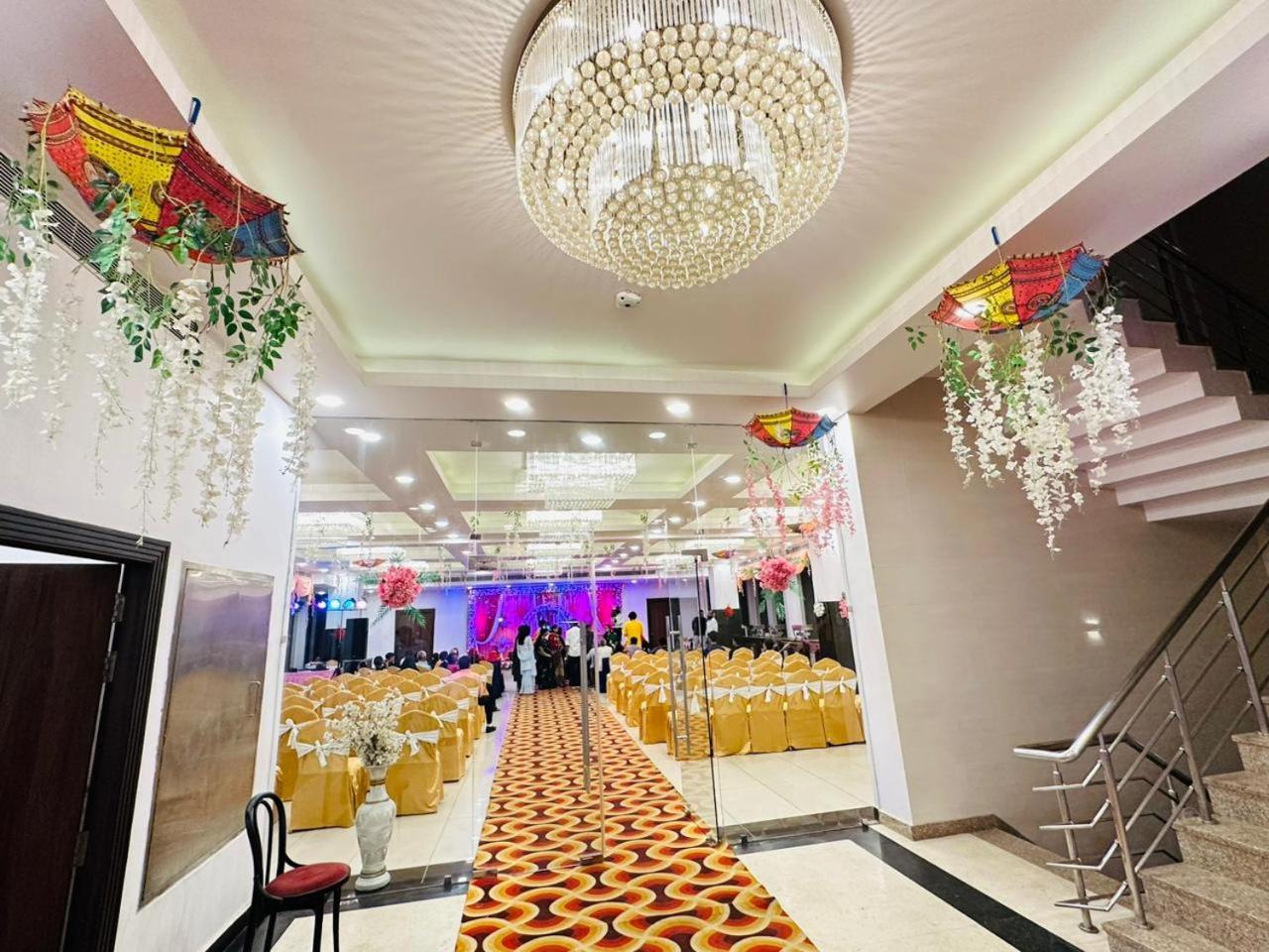 Grand Pearl Hotel & Banquet Lucknow Eksteriør billede