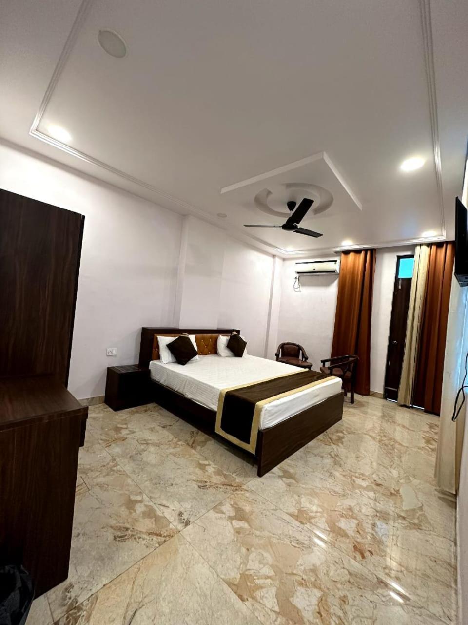 Grand Pearl Hotel & Banquet Lucknow Eksteriør billede
