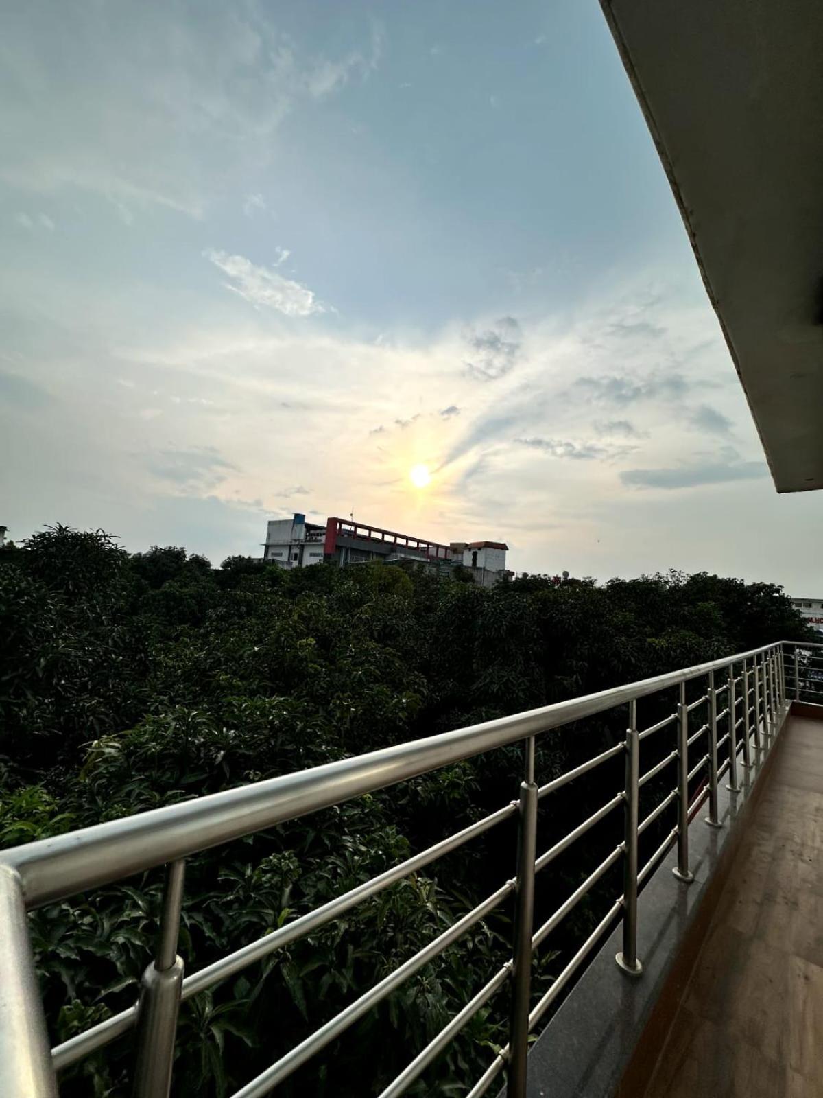 Grand Pearl Hotel & Banquet Lucknow Eksteriør billede