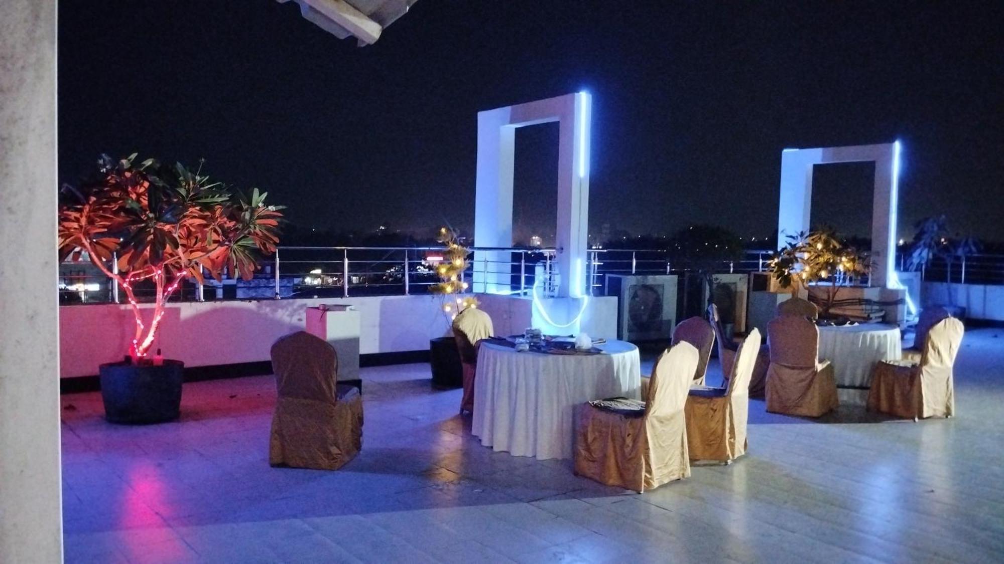 Grand Pearl Hotel & Banquet Lucknow Eksteriør billede